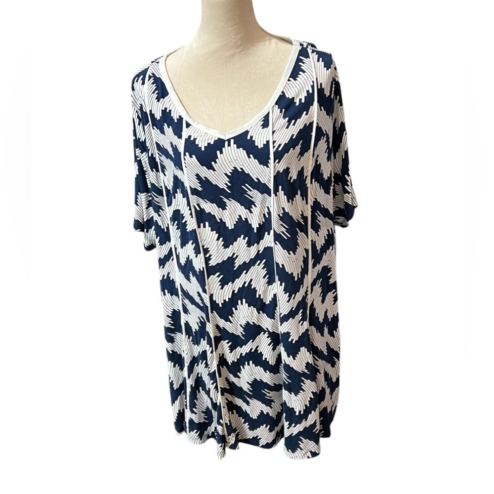 Plus Sz Avenue Womens Tunic Size 22/24 White & Blue Short Sleeve Top
